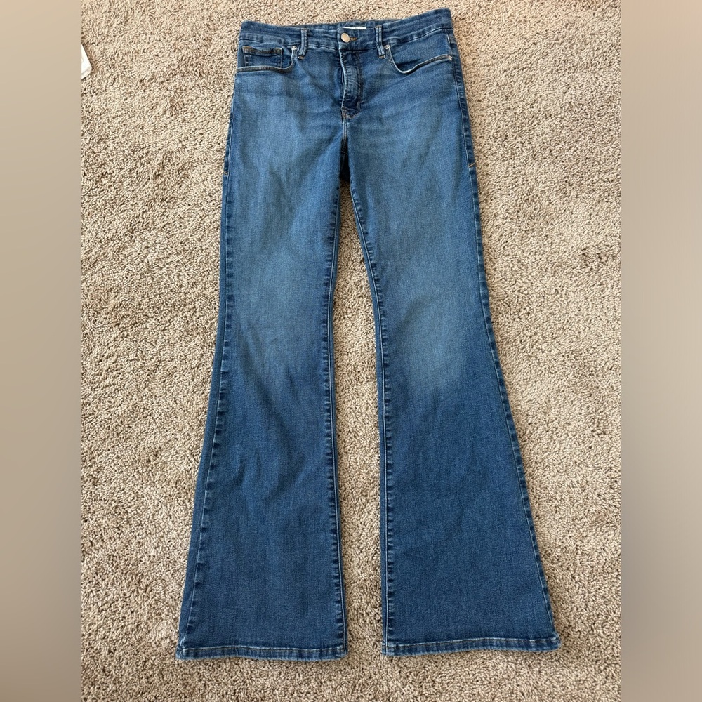 Good American Flare Jeans (size 10/30) in Blue 004